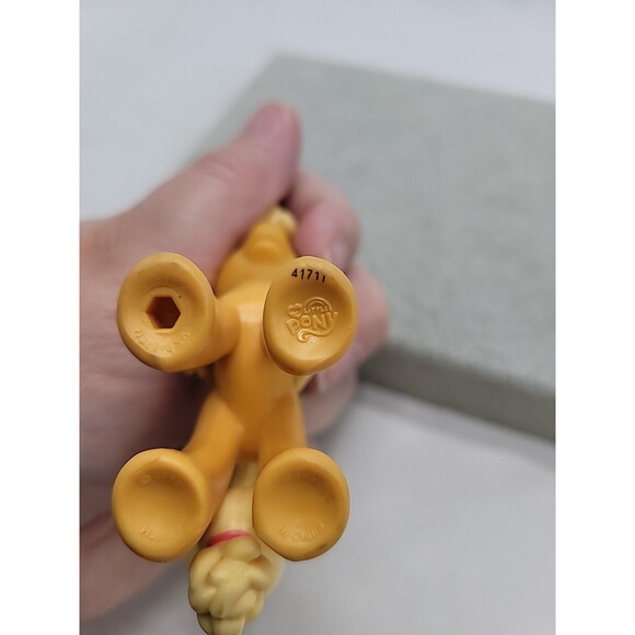 My Little Pony MLP FiM Applejack Figure G4 PVC 3" 2010 - Picture 11 of 15